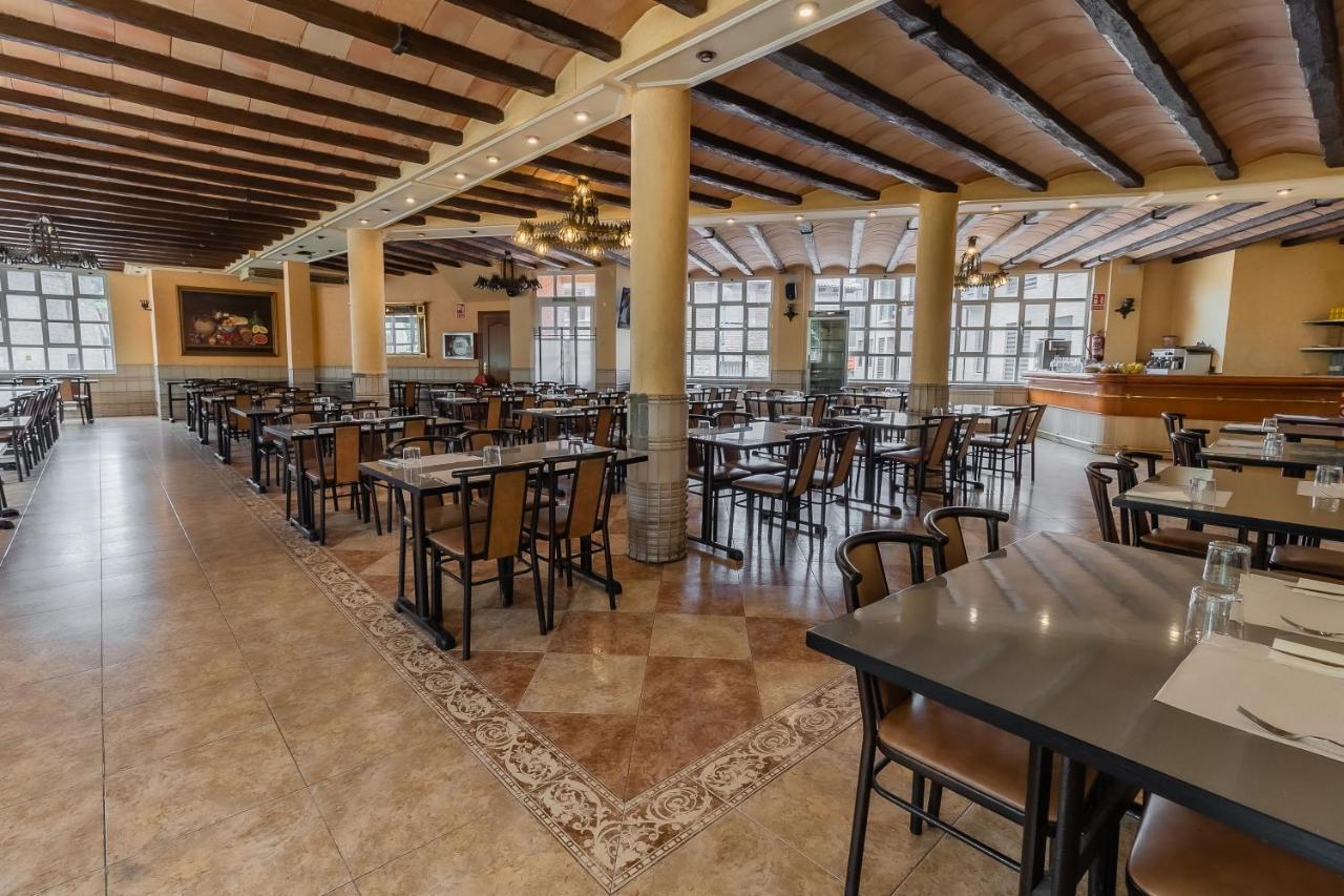 Hostal - Restaurante La Buena Villa By Vivere Stays Villalonquéjar Dış mekan fotoğraf