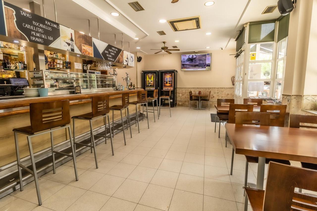 Hostal - Restaurante La Buena Villa By Vivere Stays Villalonquéjar Dış mekan fotoğraf