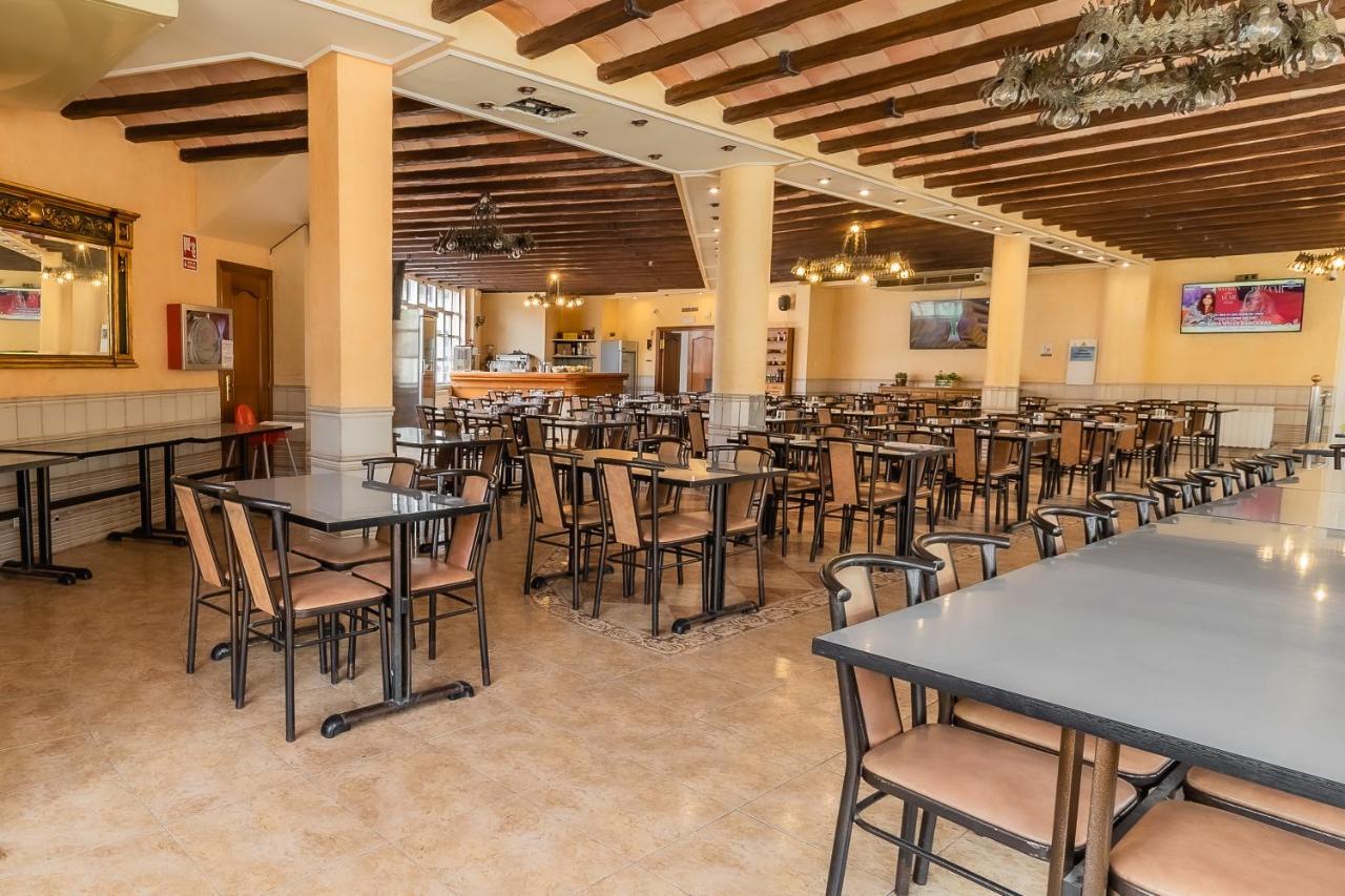 Hostal - Restaurante La Buena Villa By Vivere Stays Villalonquéjar Dış mekan fotoğraf